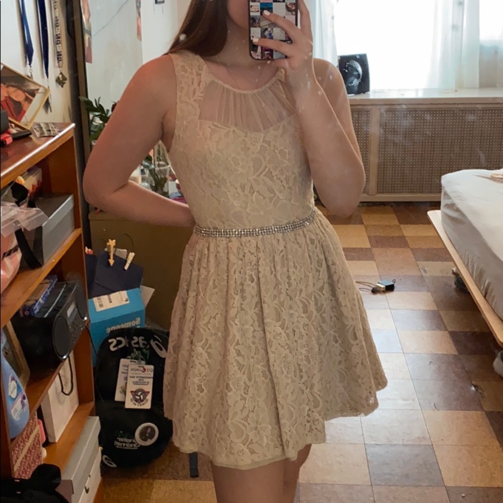 city triangles lace dress